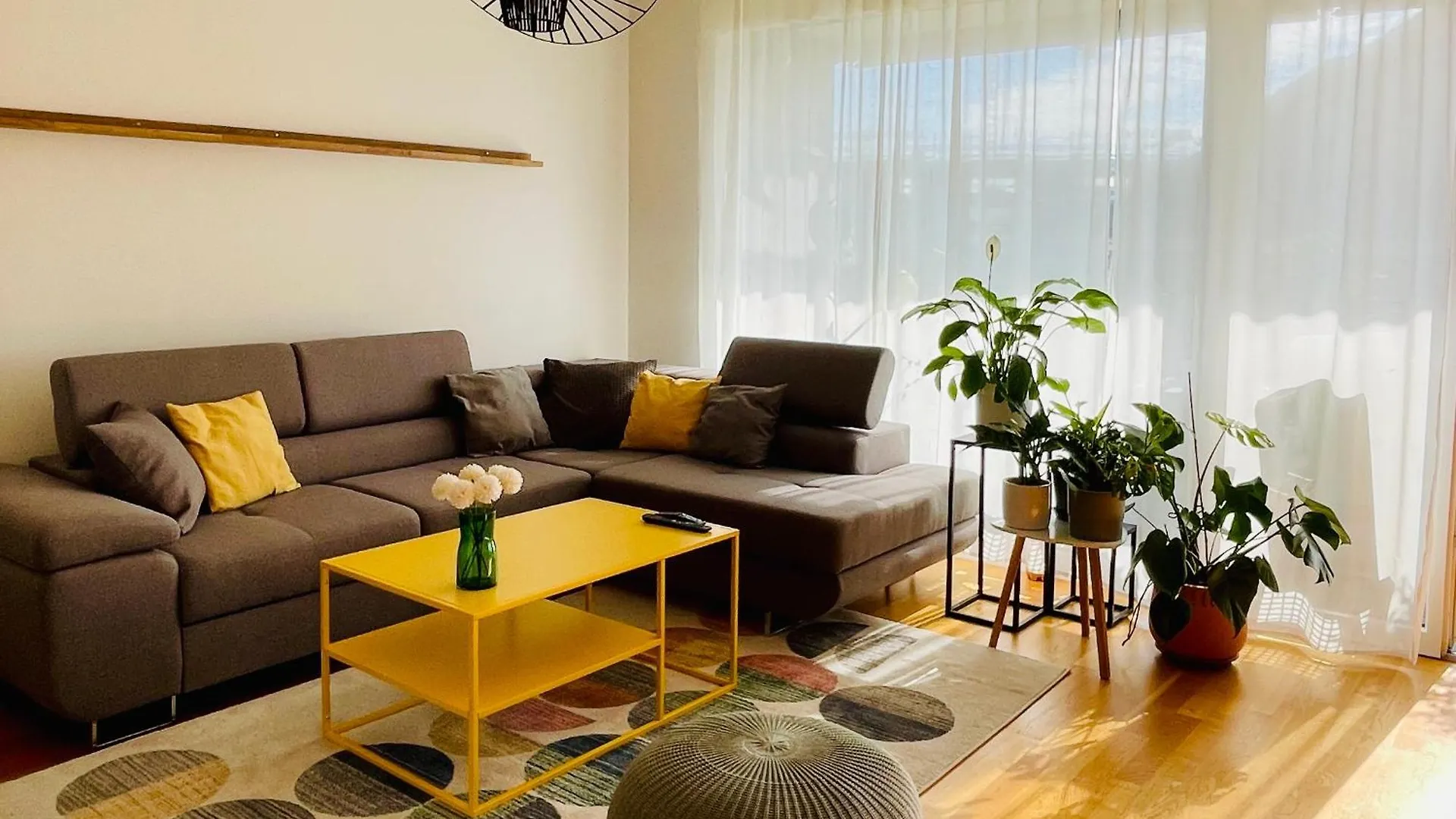 Spacious Apartment - Art Basel